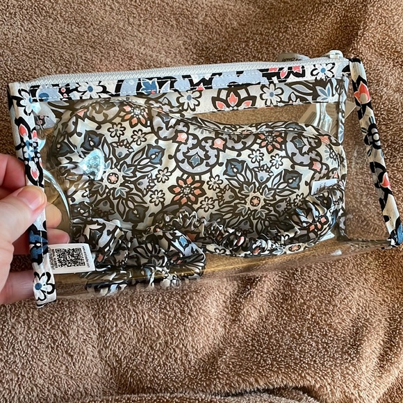 Vera Bradley Holiday Gift Set NWT. - Picture 4 of 9
